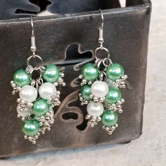 Edgy Bali Style Glass Grape Bunch Dotted Accent Green White Silver Earrings - Picture 3 of 6